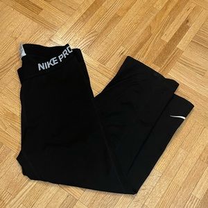 black cropped nike pros size medium